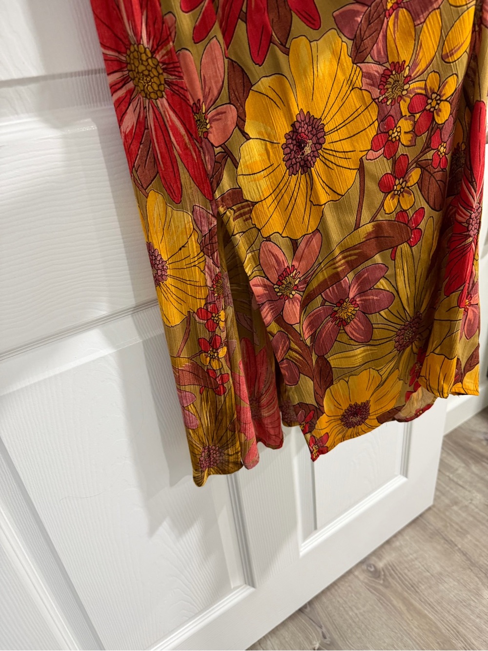 Floral Puff-Sleeve Midi Dress in Mustard and Red - Picture 2 of 6